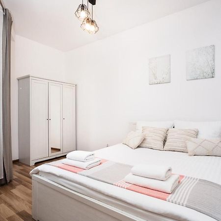 City Of The Kings-Camomile Apartment Cracovia Exterior foto